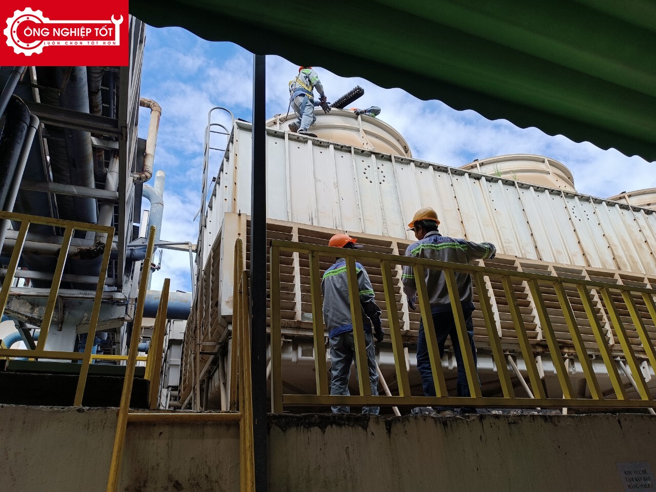 Hình ảnh thực tế tháp giải nhiệt Alpha vuông 200RT